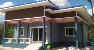 บ้านเดี่ยวชั้นเดียว สไตล์โมเดิร์น พื้นที่ใช้สอย 108.5 ตร.ม. งบประมาณ 8 แสนกว่าบาท