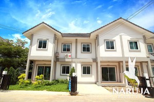 ทาวน์โฮม ณรุจา พรอพเพอร์ตี้ Naruja Property