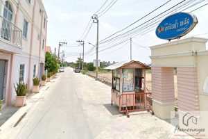 ทาวน์โฮม เหนือฟ้า พลัส บางบัวทอง Nua Fah Plus Bangbuathong