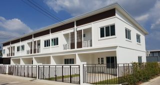 ทาวน์โฮม บ้านร่มไม้ โรจนะ Baan Rom Mai Rojana