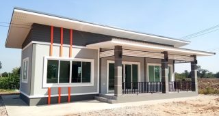 รีวิว บ้านชั้นเดียวสไตล์โมเดิร์น แบบบ้านหน้ากว้าง พื้นที่ใช้สอย 79 ตร.ม. งบประมาณ 6.5 แสนบาท