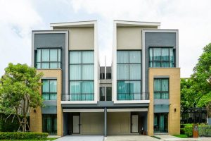 EP.2262 รีวิว Estara Haven พัฒนาการ 20 บ้าน 3 ชั้น ฟังก์ชันเด่น ท่ามกลางบรรยากาศธรรมชาติ เชื่อมต่อทองหล่อ-เอกมัย เพียง 8 นาที* เริ่ม 15.59 ล้านบาท*