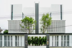 EP.2189 รีวิว One Atelier Satriwitthaya บ้านหรู 3 ชั้น ดีไซน์โดดเด่นพร้อม Inner Garden กลางบ้าน ใกล้ทางด่วนฉลองรัช และรถไฟฟ้า 4 สาย เริ่ม 19.9 ล้านบาท*