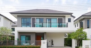 EP.2390 รีวิว Nirati บางนา บ้านเดี่ยวในเครือ Central Pattana เพียง 10 นาที* ถึง Mega Bangna และทางด่วน เริ่ม 7.4-20 ล้านบาท*