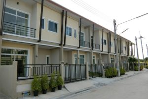 ทาวน์โฮม บ้านสราญรมย์ บ้านบึง Baan Saranrom Ban Bung