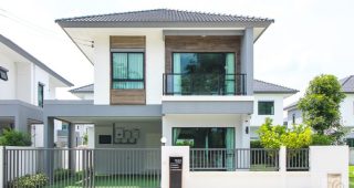 EP.1957 รีวิว เสนาวิลล์ บรมราชชนนี-สาย 5 บ้านแนวคิดใหม่ ติดตั้ง Solar Roof ทุกหลัง ใกล้ Central ศาลายา 700 เมตร ราคาเริ่มต้น 4.99-7 ล้านบาท*