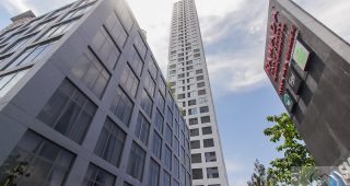 EP.2050 รีวิว Ramada Plaza Residence Sukhumvit 48 by Siamese Asset คอนโดสร้างเสร็จพร้อมอยู่ ฝ้าสูง 4.4 ม. วิวสูง 360 องศา มาพร้อม Service ระดับโรงแรม ในราคาเริ่มต้น 4.29 ล้านบาท*