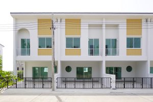 EP.2170 รีวิว ชวนชื่น ทาวน์ บางใหญ่ พรีเมียมทาวน์โฮมซีรีส์ใหม่ สไตล์ Garden Home ใกล้รถไฟฟ้าสายสีม่วงและทางด่วน เริ่ม 2.59 ล้านบาท*