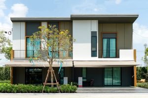 EP.2399 รีวิว Pleno Town สุขุมวิท-บางปู ทาวน์โฮมและบ้านแฝดดีไซน์ใหม่ ติดถนนตำหรุ-บางพลี เพียง 5 นาที* ถึงนิคมฯ บางปู เริ่ม 2.09-3.69 ล้าน*