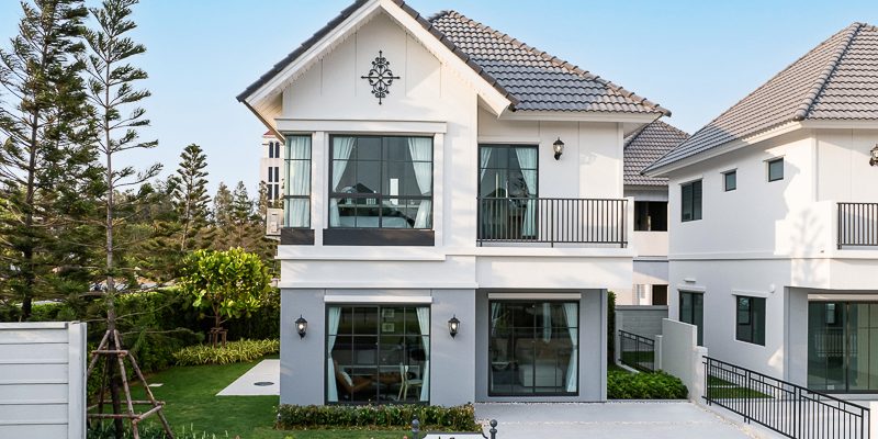 รีวิว Modi Villa บางนา 2 (ซ.เอแบค) บ้านซีรีส์ใหม่สไตล์ English Cottage พร้อม Smart Home & Smart Airflow* เป็นส่วนตัว เพียง 96 ครอบครัว ทำเลดี ใกล้ ABAC, ทางด่วน และสนามบินสุวรรณภูมิ เริ่ม 3.99 ล้าน*