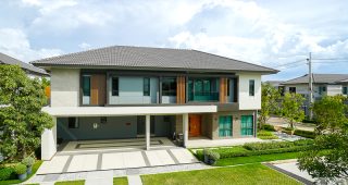 รีวิว บ้านนินญา ราชพฤกษ์ บ้านเดี่ยวหรู New Series ปรับฟังก์ชันใหญ่ขึ้น อยู่สบายมากขึ้น บนทำเลเชื่อมต่อราชพฤกษ์-รัตนาธิเบศร์ ใกล้ Chic Republic และ รร.นานาชาติเด่นหล้า เริ่ม 10.5-20 ล้าน*