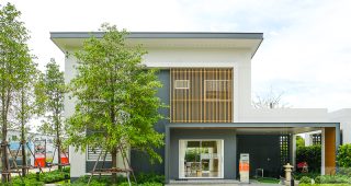 EP.2309 รีวิว Haus 24 ราชพฤกษ์ บ้านแฝดและบ้านเดี่ยว ฟังก์ชันเด่นพร้อม Courtyard ใกล้ รร.นานาชาติเด่นหล้า และรถไฟฟ้าสายสีม่วง MRT บางรักน้อยท่าอิฐ สุทธิเริ่ม 5.79 ล้านบาท*