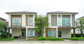 EP.2311 รีวิว Grande Pleno รามอินทรา-บางชัน สเตชั่น บ้านดีไซน์ใหม่ ฟังก์ชันครบ รองรับครอบครัวคนรุ่นใหม่ ใกล้รถไฟฟ้าสายสีชมพู MRT บางชัน เริ่ม 6.49-8 ล้านบาท*