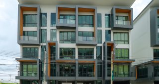 EP.2472 รีวิว JW Park Home Office กรุงเทพกรีฑา โฮมออฟฟิศ 5 ชั้น ลิฟต์แก้วส่วนตัวทุกยูนิต ติดถนนกรุงเทพกรีฑา พร้อมที่จอดรถมากกว่า 200 คัน เริ่ม 13.9 ล้าน*