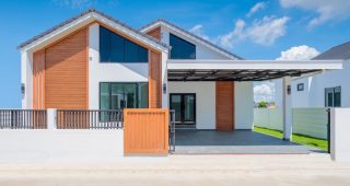 บ้านลักขณา วิลเลจ 3 หนองกระทุ่ม-พานทอง Baan Lukkhana Village 3 Nongkratum-Phanthong ราคาเริ่มต้น 2.xx ล้านบาท*