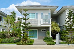 EP.2351 รีวิว ไอลีฟ ไพร์ม เศรษฐกิจ-บางปลา บ้านดีไซน์ใหม่สไตล์ English Garden ทำเลใจกลางสมุทรสาคร เดินทางสะดวก เข้า-ออกได้หลายเส้นทาง เริ่ม 2.19-6.9 ล้านบาท*