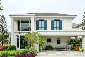 รีวิว เศรษฐสิริ วัชรพล-เทพรักษ์ บ้านเดี่ยวหรูสไตล์ Georgian ส่วนกลางใหญ่วิวทะเลสาบ ทำเลใกล้รถไฟฟ้า และทางด่วน 3 สาย เริ่ม 13.99 ล้าน*