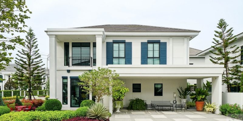 รีวิว เศรษฐสิริ วัชรพล-เทพรักษ์ บ้านเดี่ยวหรูสไตล์ Georgian ส่วนกลางใหญ่วิวทะเลสาบ ทำเลใกล้รถไฟฟ้า และทางด่วน 3 สาย เริ่ม 13.99 ล้าน*