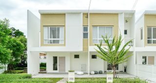 EP.2452 รีวิว Curator ศรีนครินทร์-เทพารักษ์ บูทีคทาวน์โฮม Organic Modern ใกล้ทางด่วน และรถไฟฟ้า 2 สาย เริ่ม 2.69 ล้านบาท*