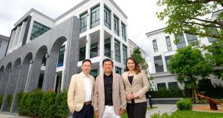 พฤกษา นำเมกะเทรนด์ ผนึกกลุ่มโรงพยาบาลวิมุต เปิดตัว“ไพนน์ เวลเนส เรสซิเดนซ์ ประชาชื่น” ชูโมเดลบ้านเวลเนสเต็มรูปแบบแห่งแรก เชื่อมต่อ Health to Home ดูแลสุขภาพใกล้ชิดถึงบ้าน ราคา 12-20 ล้านบาท