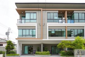 EP.2471 รีวิว Premium Place พหลโยธิน-สุขาภิบาล 5 ทาวน์โฮมใหม่! 3-3.5 ชั้น ติดถนนสายไหม ใกล้รถไฟฟ้า ใกล้ทางด่วน ใกล้สนามบิน เริ่มต้น 3.99 ล้านบาท*
