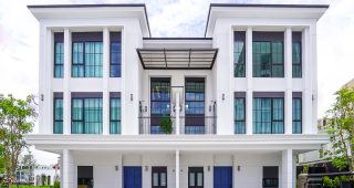 EP.2426 รีวิว PINE Wellness Residence ประชาชื่น บ้าน 3 ชั้น ฟังก์ชันรองรับทุก Generations พร้อม Concierge Service* และ Health & Wellness Service* ใกล้ MRT สามัคคี เริ่ม 12-20 ล้านบาท*