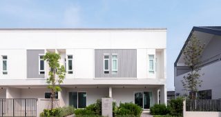 โคซี วิลลา บ้านกล้วย-ไทรน้อย Cozy Villas Bankluai-Sainoi ทาวน์โฮมสไตล์ Nordic บน ถ.บ้านกล้วย-ไทรน้อย ราคาเริ่ม 2.29 ล้าน*