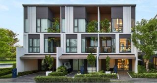 บ้านกลางเมือง ปิ่นเกล้า-บรมฯ Baan Klang Mueng Pinklao-Borom ทาวน์โฮม 3 ชั้น ใกล้ถนนใหญ่ เพียง 3 นาที* ถึงทางด่วนศรีรัชฯ ราคาเริ่ม 4.69 ล้านบาท*