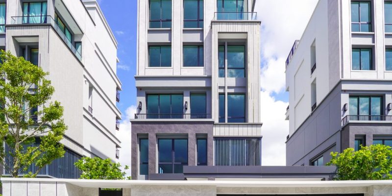 รีวิว บ้านกลางกรุง สาธุประดิษฐ์ 57 บ้านเดี่ยวหรู 6 ชั้น ส่วนตัวเพียง 9 ยูนิต บนทำเลใจกลางพระราม 3 ใกล้ รร.นานาชาติ King’s College เพียง 5 นาที* | เริ่ม 65 ล้าน*