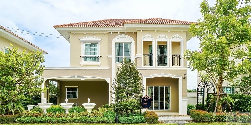 รีวิว Lanceo Prestige บางนา-ศรีวารี บ้านหลังใหญ่ French Colonial Style รองรับ EV Charger ทุกหลัง เชื่อมต่อทางด่วน 3 สาย ใกล้ King Power และสนามบินสุวรรณภูมิ เริ่ม 4.39 ล้านบาท*