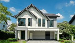 รีวิว บุราสิริ จตุโชติ บ้านเดี่ยวหรูสไตล์ New England Colonial บรรยากาศรีสอร์ต ส่วนกลางใหญ่วิวทะเลสาบ ใกล้ทางด่วนจตุโชติ เริ่ม 13.99 ล้าน*