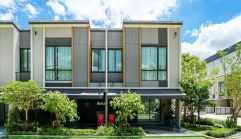 รีวิว Pleno พระราม 9-กรุงเทพกรีฑา 4 ทาวน์โฮมหน้ากว้าง New Series สุด Premium พร้อม Facilities ตลอด 24 ชั่วโมง ใกล้ทางด่วน รถไฟฟ้า และสนามบินสุวรรณภูมิ เริ่ม 3.39 ล้านบาท*