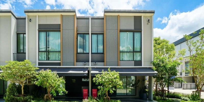 รีวิว Pleno พระราม 9-กรุงเทพกรีฑา 4 ทาวน์โฮมหน้ากว้าง New Series สุด Premium พร้อม Facilities ตลอด 24 ชั่วโมง ใกล้ทางด่วน รถไฟฟ้า และสนามบินสุวรรณภูมิ เริ่ม 3.39 ล้านบาท*