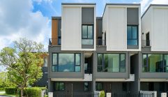 รีวิว บ้านกลางเมือง ศรีนครินทร์-บางนา ทาวน์โฮม 3 ชั้น 173 ตร.ม. พร้อม Penthouse Panoramic View เริ่ม 4.79 ล้านบาท*