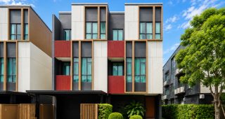 รีวิว บ้านกลางเมือง Classe สุขุมวิท 77 บ้านแฝดและทาวน์โฮมหรู ทำเลอ่อนนุช ส่วนกลางครบ Fitness 24 ชม. เริ่ม 13.9-19.9 ล้านบาท*