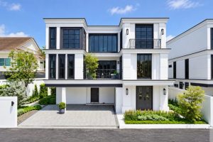 รีวิว The AXIS Utthayan (ดิ แอคซิส อุทยาน) บ้านเดี่ยวหรู 3 ชั้น สไตล์ Modern Classic Monochrome เอกสิทธิ์เพียง 5 ยูนิต เริ่ม 18.9 ล้าน*