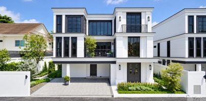 รีวิว The AXIS Utthayan (ดิ แอคซิส อุทยาน) บ้านเดี่ยวหรู 3 ชั้น สไตล์ Modern Classic Monochrome เอกสิทธิ์เพียง 5 ยูนิต เริ่ม 18.9 ล้าน*